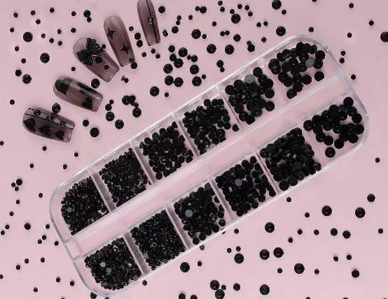 CAJA CRISTALES BLACK MIX TAMAÑOS