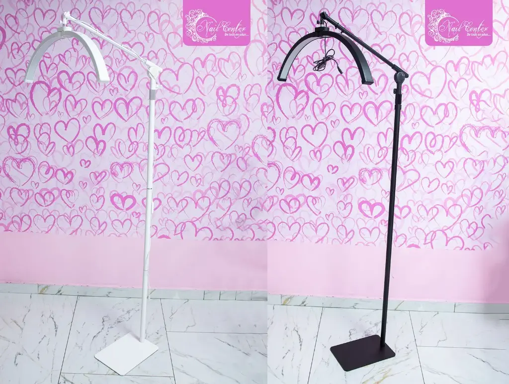 LAMPARA DE ARCO LISA EN COLOR BLANCO O NEGRO SIN RUEDAS F-700B1