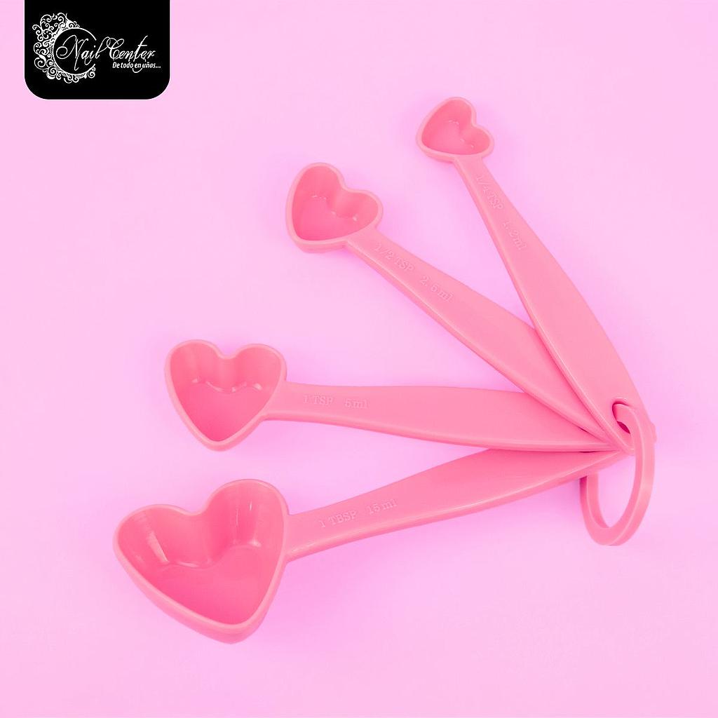 SET DE CUCHARITAS PLASTICAS EN CORAZON