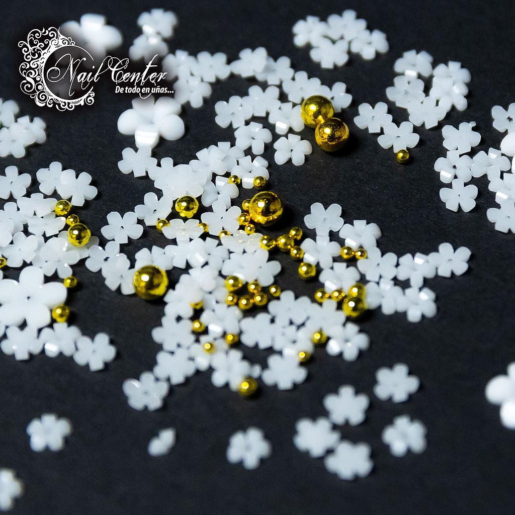 MINI FLORES BLANCAS 3D